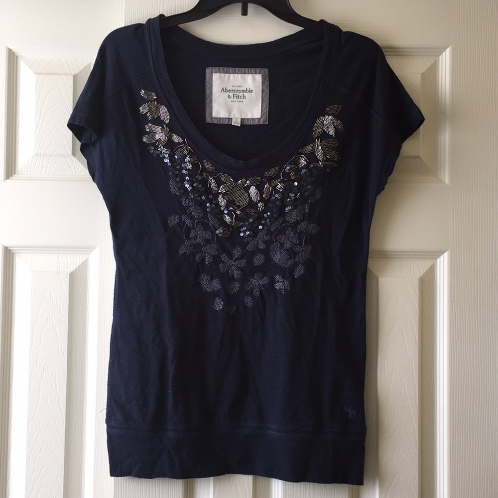 Navy short sleeved shirt